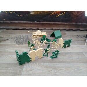 VINTAGE PLASTIC ARMY PLAY SET TANK TENT FENCE WALL BARRELS SOLDIERS AMMO BOXES